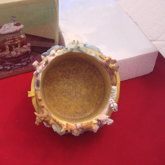 NOAH'S ARK VINTAGE Cedar Creek Resin Jar Candle Holder with Lid New in Box - Picture 8 of 10